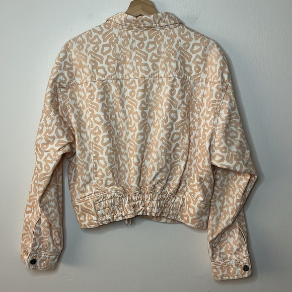 Pilcro Printed Trucker Jacket in Pink and White size medium - Picture 9 of 16